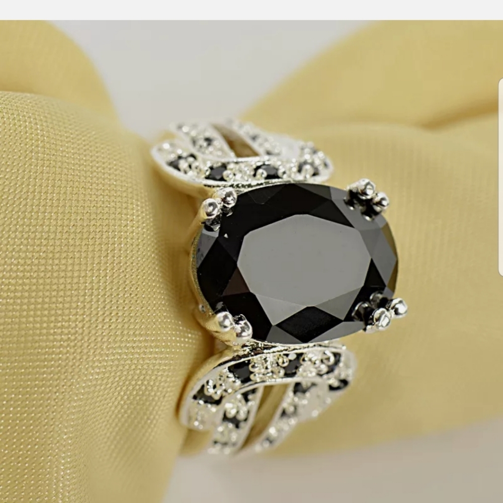 New 18k white gold Plated black sapphire ring - Picture 3 of 3